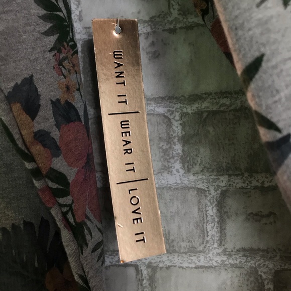 NWT Almost Famous High Low Sweatshirt Top Size M - Picture 7 of 7